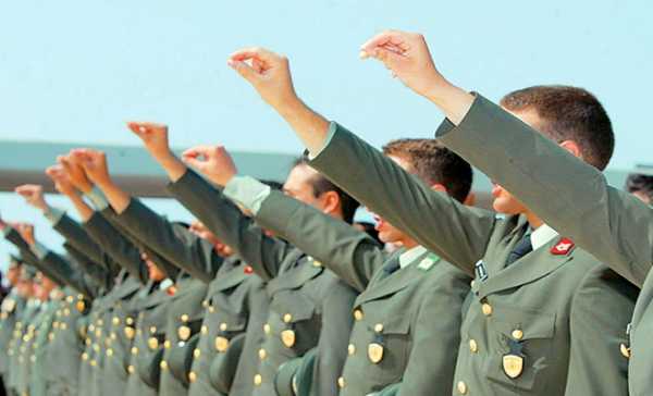 “Τίποτα αξιόποινο” είναι η απάντηση του ΓΕΣ για το καψόνι στον πρωτοετή της Ευελπίδων