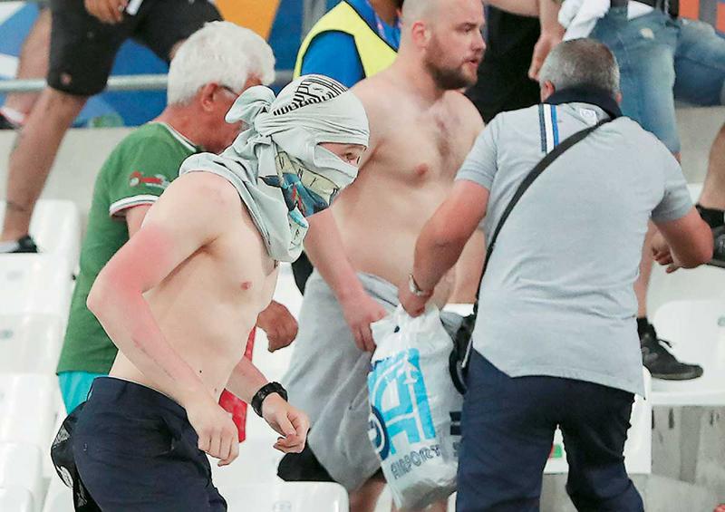 Κολωνία – Ρώσοι χούλιγκαν έστειλαν στο νοσοκομείο Ισπανούς τουρίστες