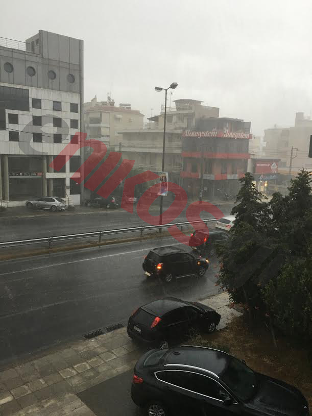 Καλοκαιρινό μπουρίνι στο Μαρούσι – ΤΩΡΑ – ΦΩΤΟ