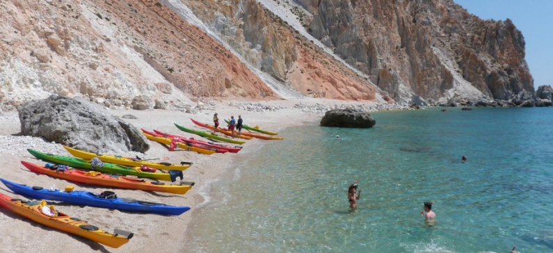 Τα κορυφαία ελληνικά νησιά για περιπετειώδεις διακοπές
