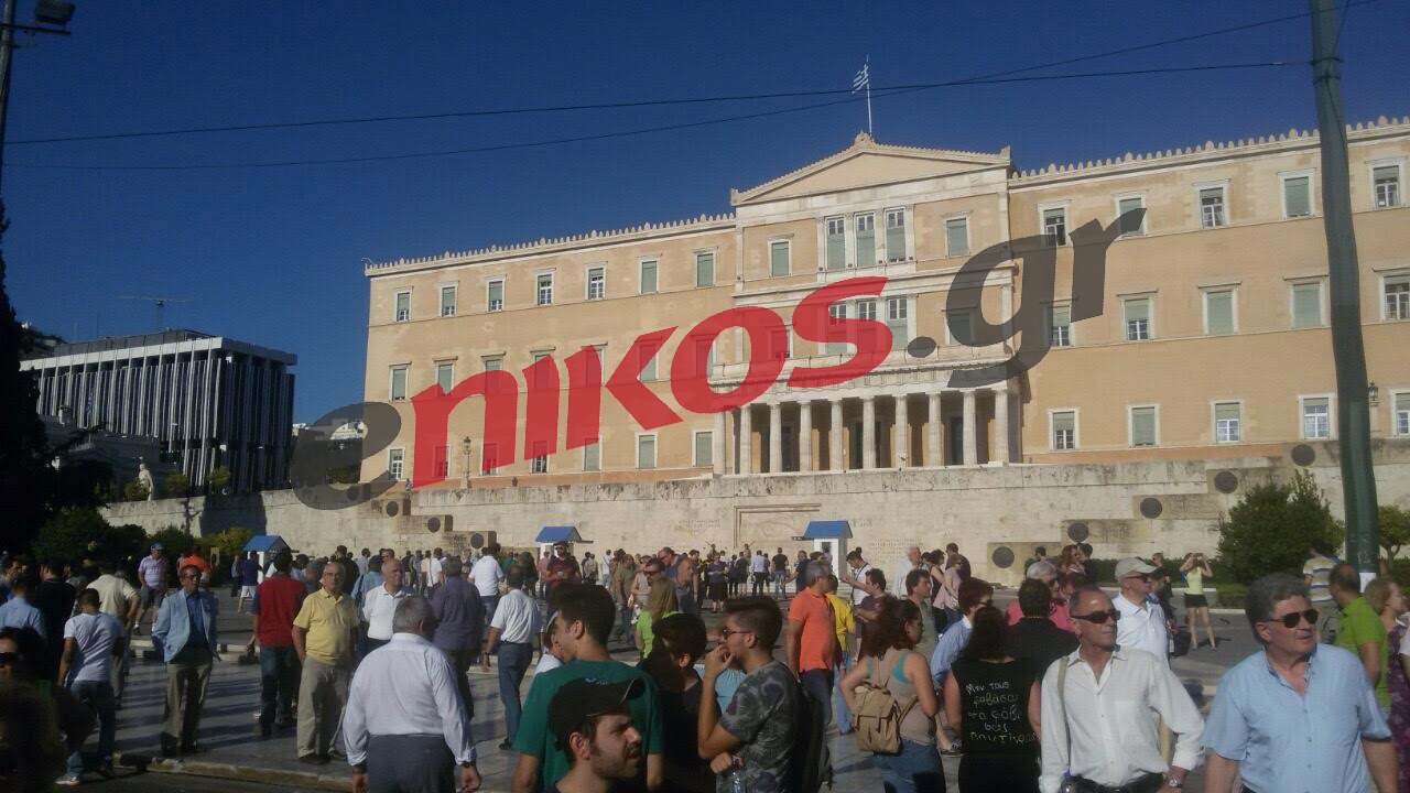 Νέες ΦΩΤΟ από τους διαδηλωτές του «παραιτηθείτε» – ΤΩΡΑ