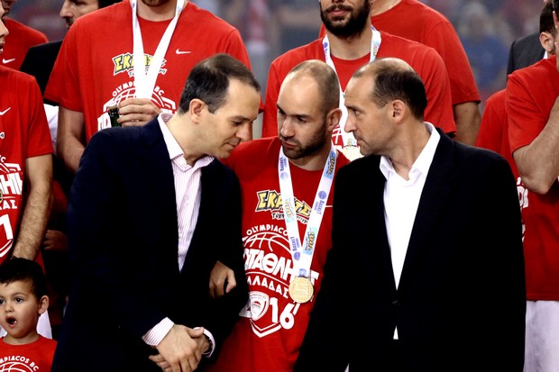 Το ΒΙΝΤΕΟ της απονομής στον Ολυμπιακό