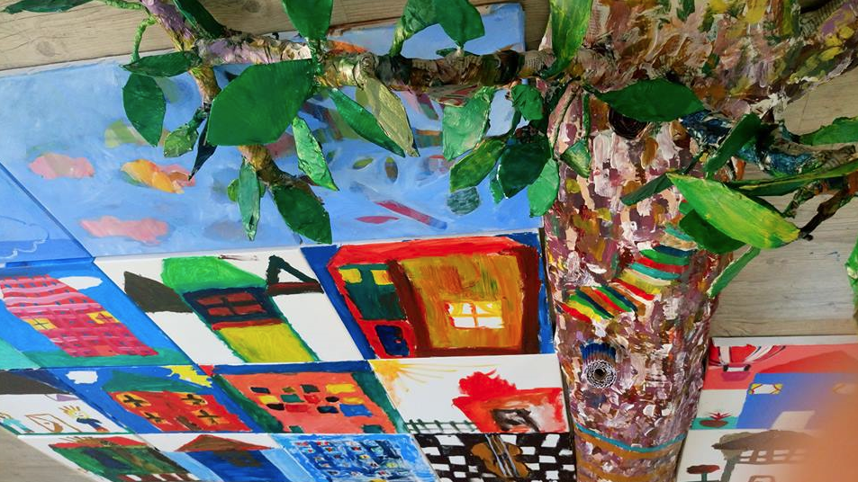 Τα παιδιά ζωγραφίζουν το «σπίτι»