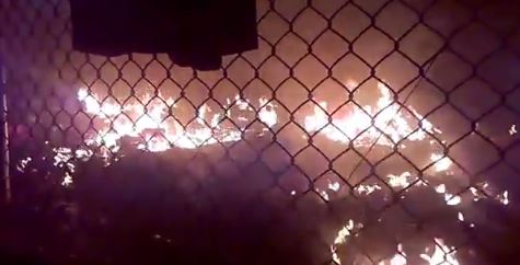 Φωτιές και επεισόδια στη Μόρια – Εκκενώθηκε το hot spot – ΒΙΝΤΕΟ