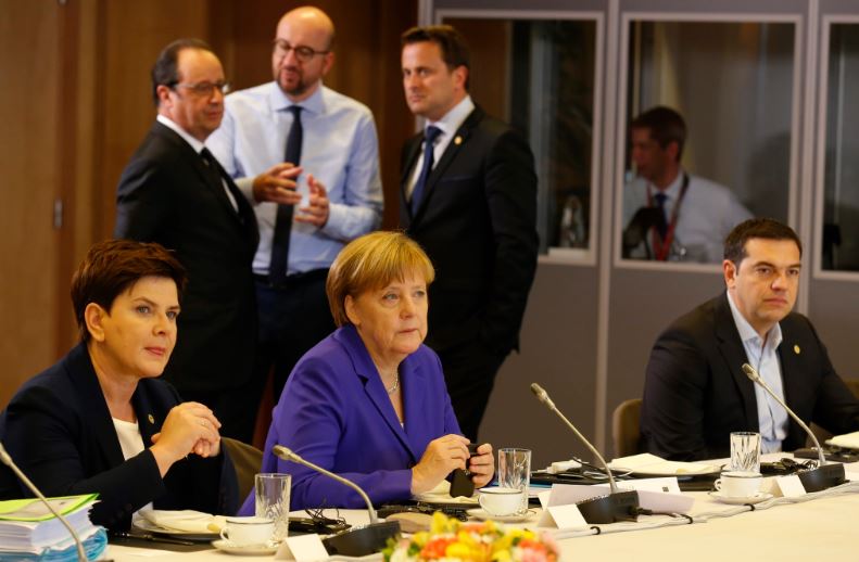 Η θέση του Έλληνα Πρωθυπουργού δίπλα στην Μέρκελ – ΦΩΤΟ