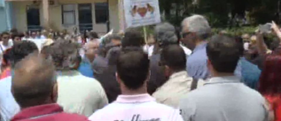 Έντονες αποδοκιμασίες στον Πολάκη στην Ιεράπετρα – ΒΙΝΤΕΟ