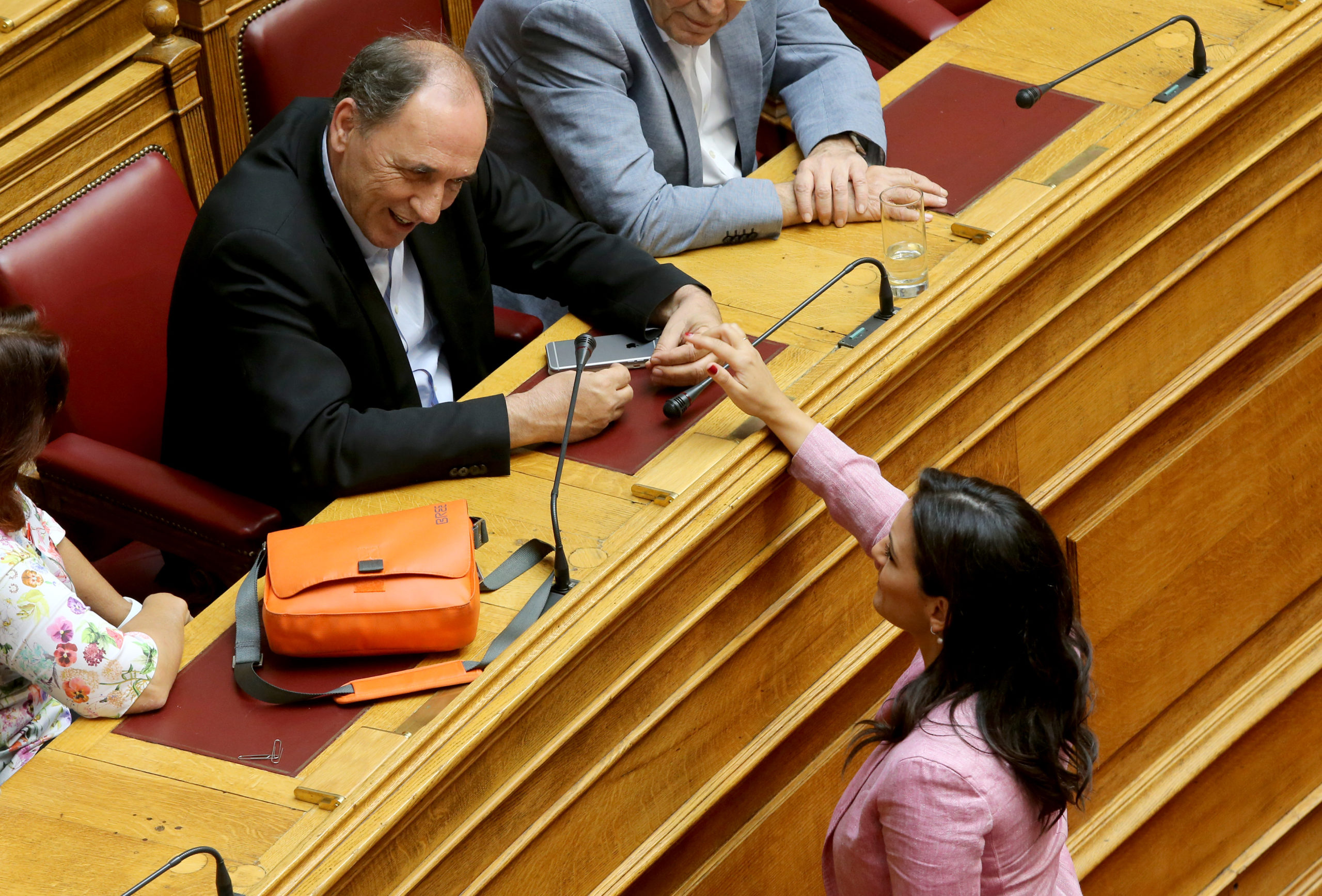 Η Κεφαλογιάννη και ο ευγενικός Σταθάκης – ΦΩΤΟ