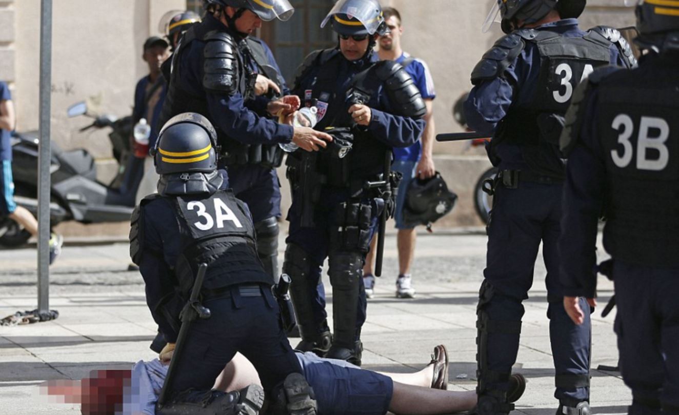 Άγγλος χούλιγκαν τραυματίστηκε σοβαρά στις συμπλοκές με τους Ρώσους στη Μασσαλία – ΦΩΤΟ