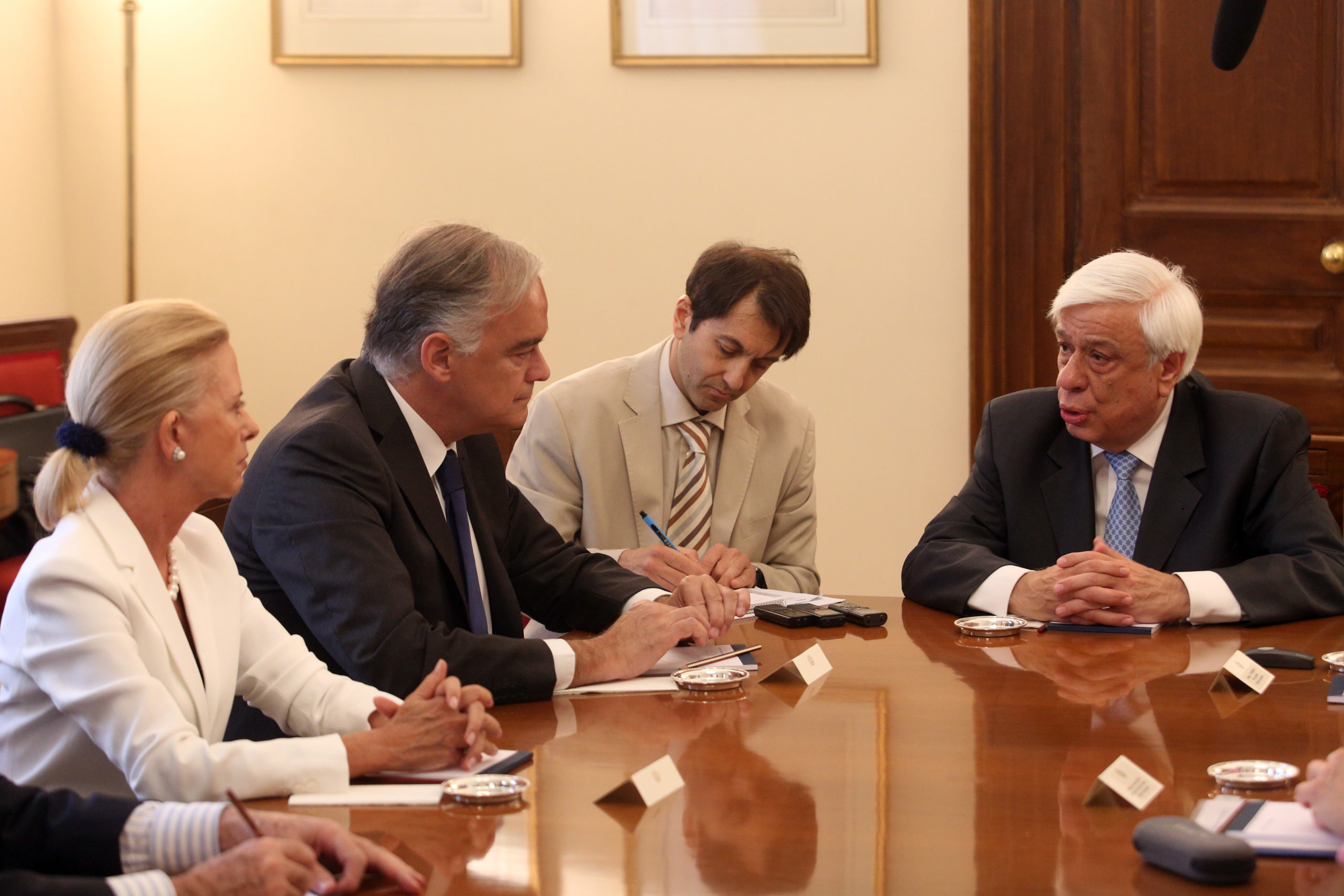 Τι συζήτησαν ο Προκόπης Παυλόπουλος και ο πρόεδρος του ΕΛΚ για το προσφυγικό – ΦΩΤΟ