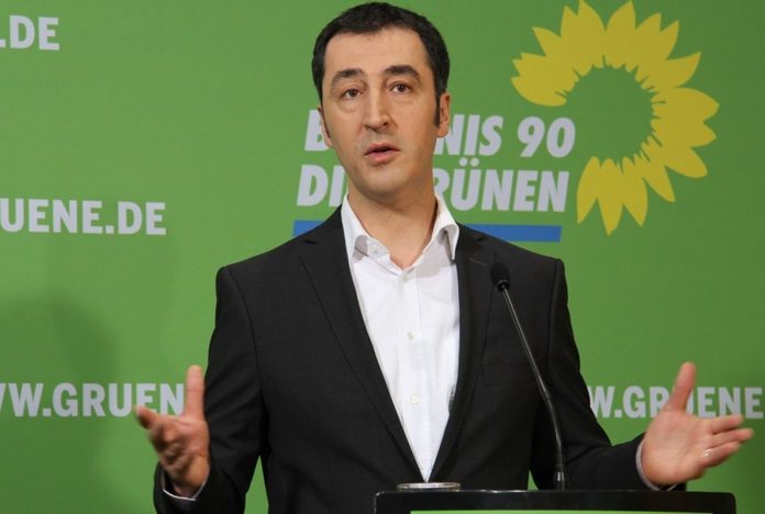 Απειλούν τον τουρκικής καταγωγής ηγέτη των Πρασίνων στη Γερμανία