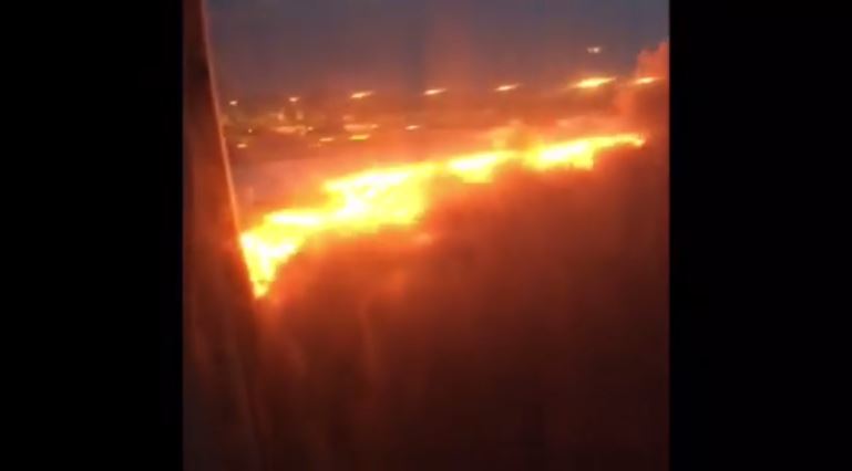 Επιβάτης κατέγραψε το φλεγόμενο φτερό του αεροσκάφους της Singapore Airlines – ΒΙΝΤΕΟ