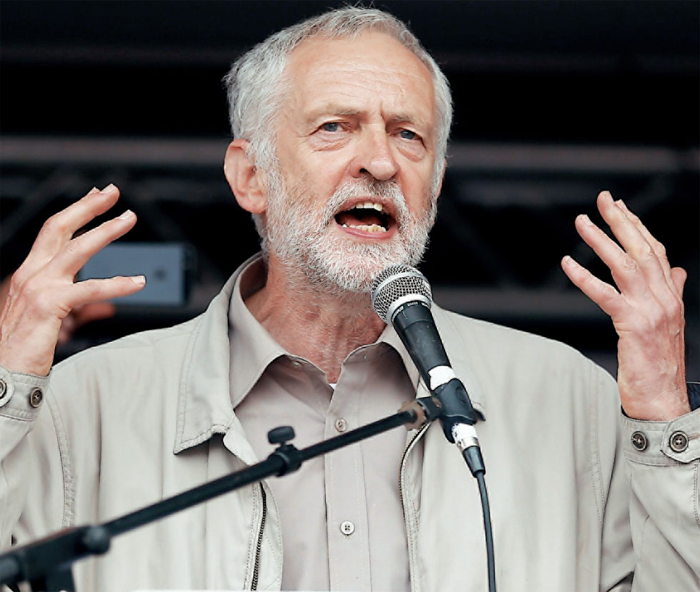 Ο Τζέρεμι Κόρμπιν δεν παραιτείται από την ηγεσία των Εργατικών