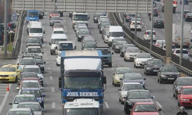 Ουρές χιλιομέτρων στον Κηφισό