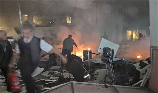 Ντοκουμέντο ΣΟΚ – Η στιγμή της έκρηξης στο αεροδρόμιο της Κωνσταντινούπολης – ΒΙΝΤΕΟ