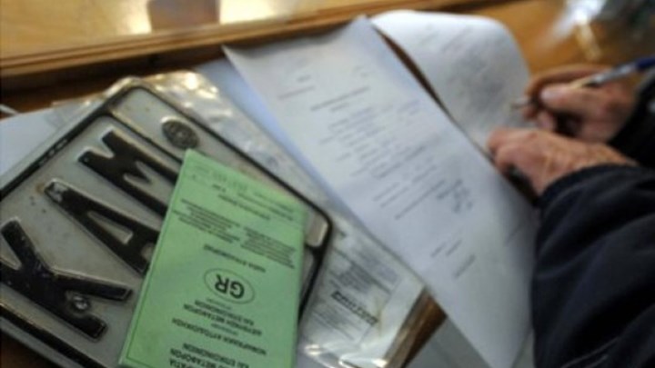 Σοκ από την εφορία: Μεταβίβαση ΙΧ μόνο με την καταβολή ολόκληρου του ποσού των ετήσιων Τελών Κυκλοφορίας