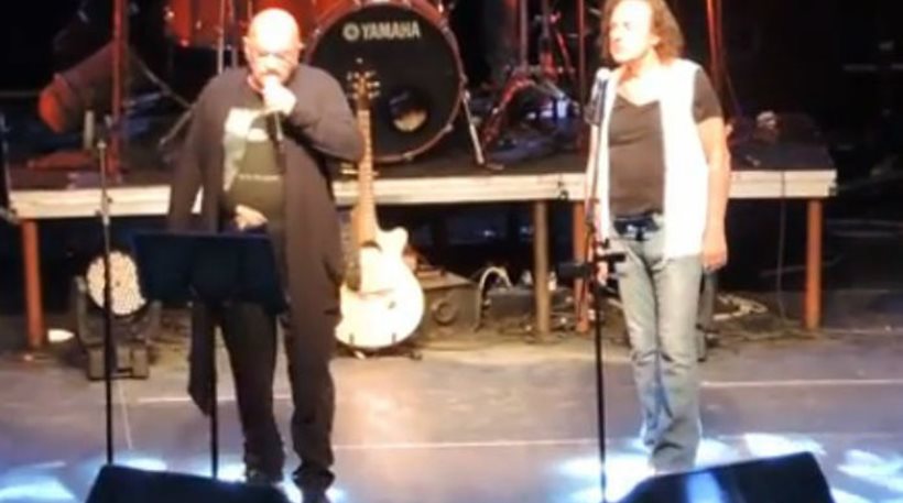 Η συγκινητική αφιέρωση στον Σάκη Μπουλά – ΒΙΝΤΕΟ