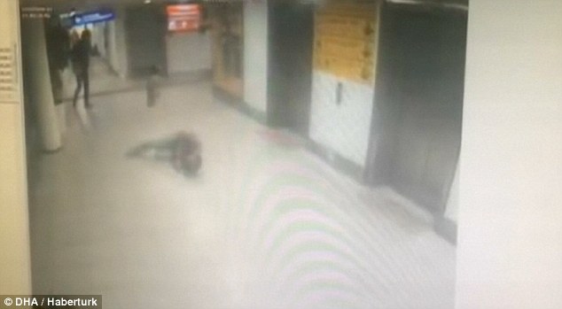 Νέο βίντεο από το μακελειό στο αεροδρόμιο της Κωνσταντινούπολης