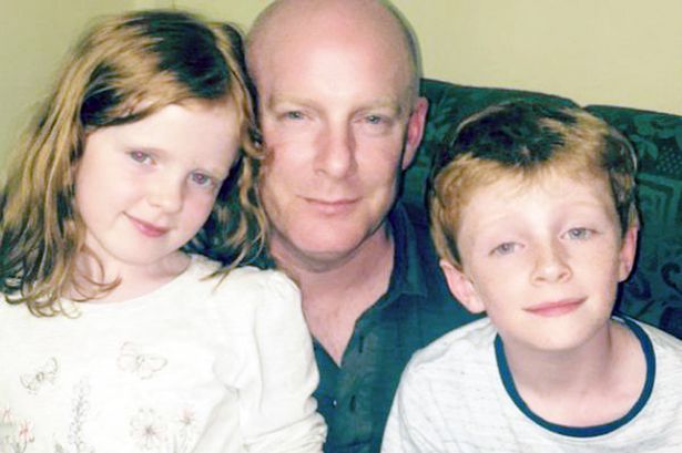 Μυστήριο με την γκρι φιγούρα στον τοίχο – ΦΩΤΟ