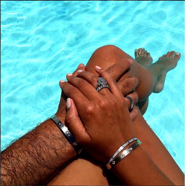 ΦΩΤΟ από τον χλιδάτο γάμο του 62χρονου μεγιστάνα με το 26χρονο μοντέλο στη Σαντορίνη