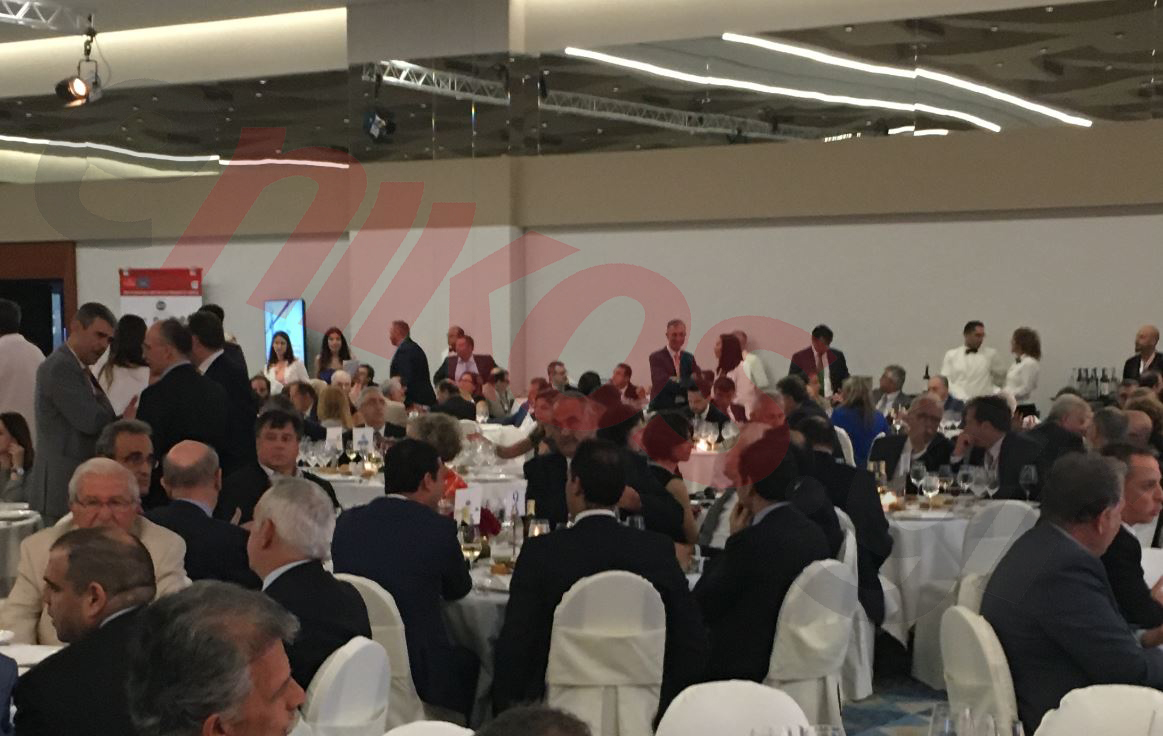 Η Ντέλια του ΔΝΤ στην ομιλία του Τσίπρα – ΦΩΤΟ