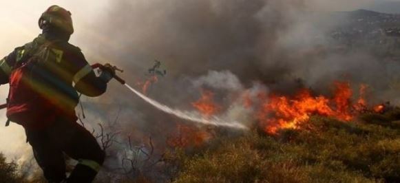 Συγκλονίζει ο γιος του πυροσβέστη που έχασε τη ζωή του στην Κύπρο