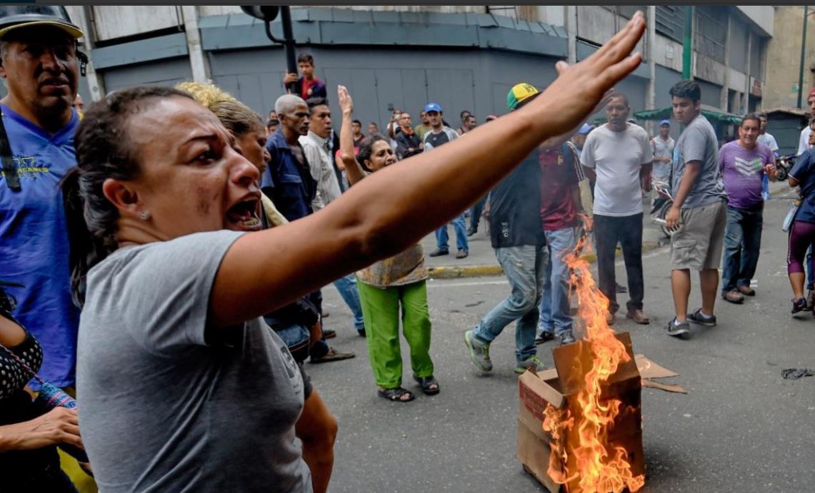 Βενεζουέλα: Αναβλήθηκε η κρίσιμη συνεδρίαση για το δημοψήφισμα εν μέσω διαδηλώσεων
