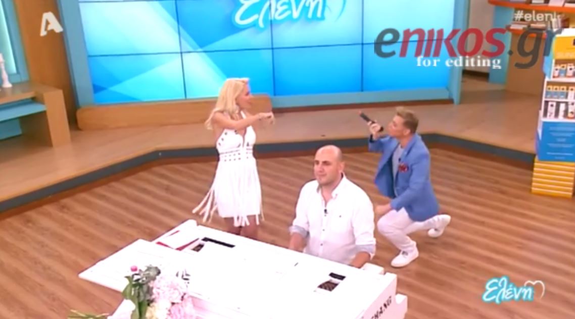 Ο Zαχαράτος τραγουδάει και η Μενεγάκη χορεύει ζεϊμπέκικο – ΒΙΝΤΕΟ