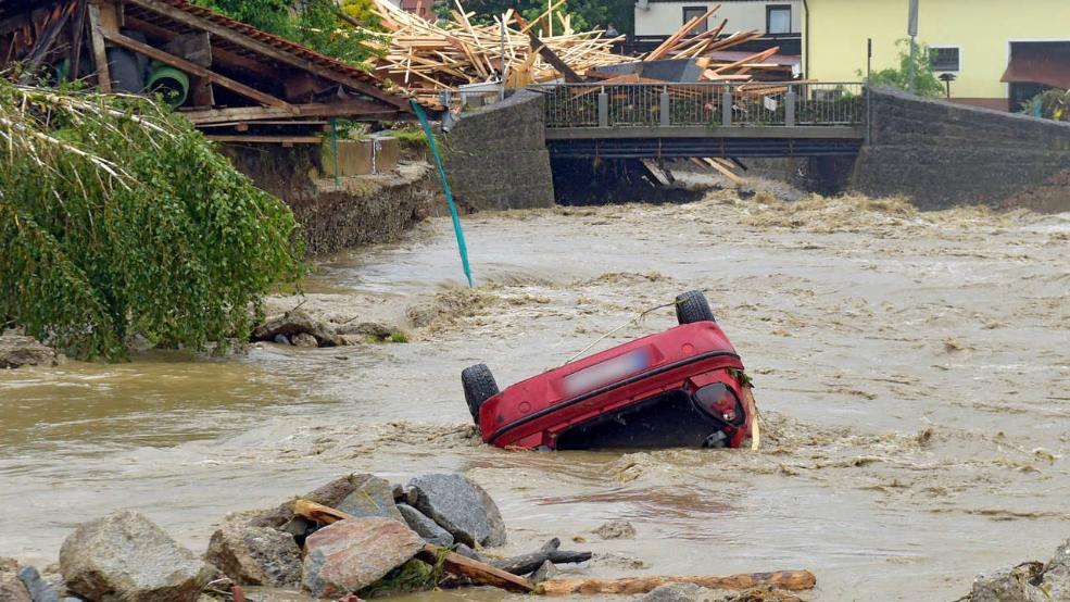 Φονικές πλημμύρες στη Γερμανία – 4 νεκρές γυναίκες και 2 αγνοούμενοι – Συγκλονιστικές ΦΩΤΟ