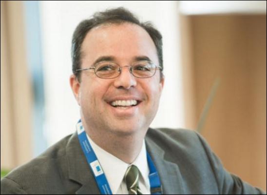 Η απορία του Peter Spiegel για το λογαριασμό του Τσίπρα στο Twitter