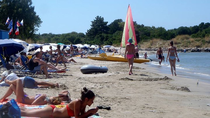 Κατά 2 δισ. ευρώ μειώθηκαν οι δαπάνες των Ελλήνων για διακοπές από το 2008 έως και το 2014