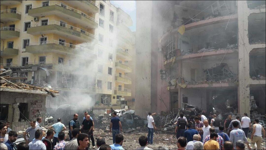Τρεις νεκροί από τη νέα βομβιστική επίθεση στην Τουρκία – ΦΩΤΟ – ΒΙΝΤΕΟ