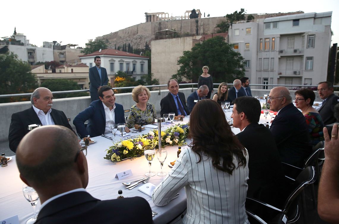 Καρέ καρέ το δείπνο Τσίπρα – Βαλς στο Μουσείο της Ακρόπολης – ΦΩΤΟ