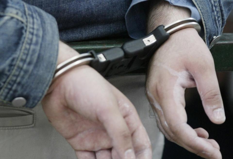 Παρίσταναν υπαλλήλους της ΔΕΗ και εξαπατούσαν ηλικιωμένους