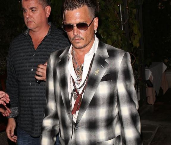 Η έξοδος του Τζόνι Ντεπ με την πρώην σύντροφό του και τον γιο τους – ΦΩΤΟ