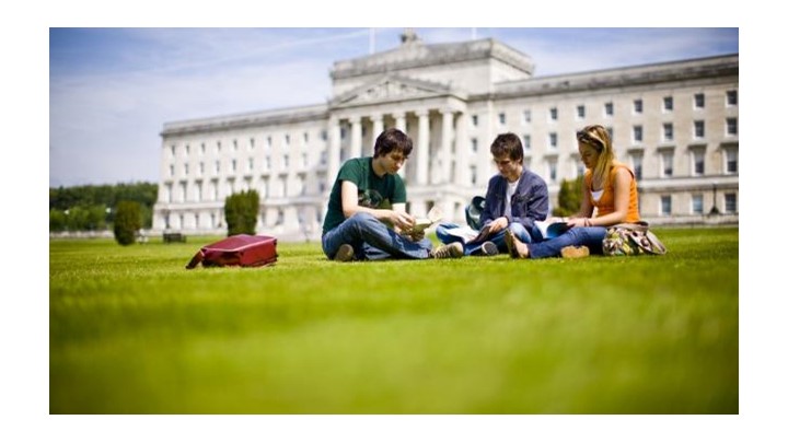 Τι θα γίνει με τα δίδακτρα των Ελλήνων φοιτητών που σπουδάζουν στη Βρετανία