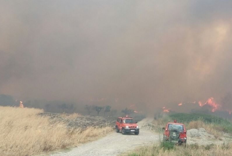 ΦΩΤΟ από την πυρκαγιά στη Ρόδο