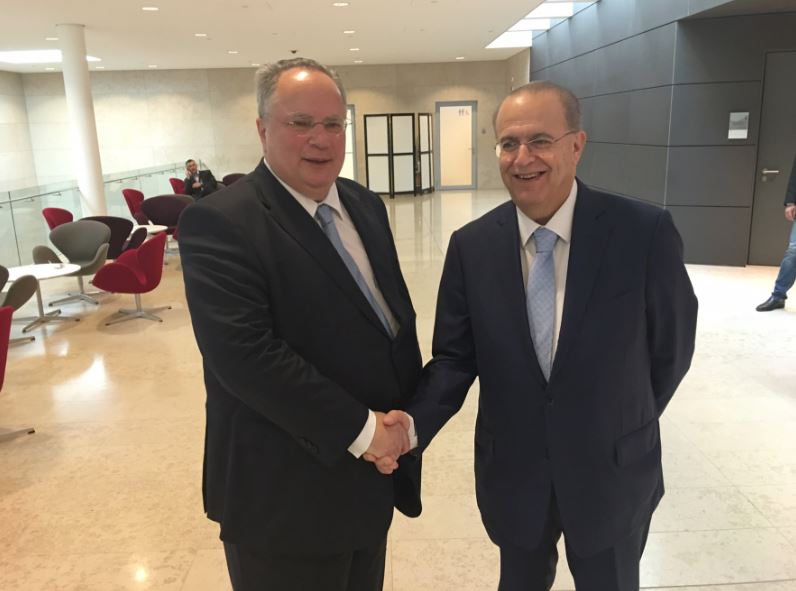 Έλλειψη δημοκρατικής κουλτούρας διαλόγου καταλογίζει στα Σκόπια ο Κοτζιάς