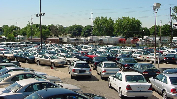 Στα ύψη οι τιμές εκκίνησης των κατασχεμένων ΙΧ λόγω «παγώματος» των εισαγωγών