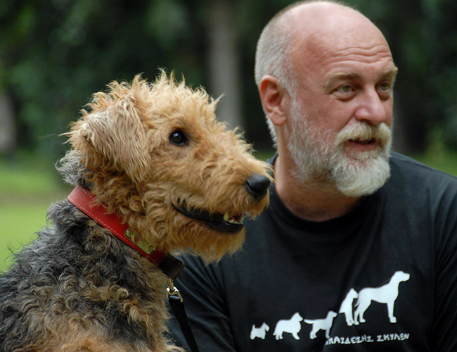 Τι λέει ο εκπαιδευτής σκύλων Θοδωρής Τριάντης για την επίθεση του πιτ μπουλ στην 11χρονη