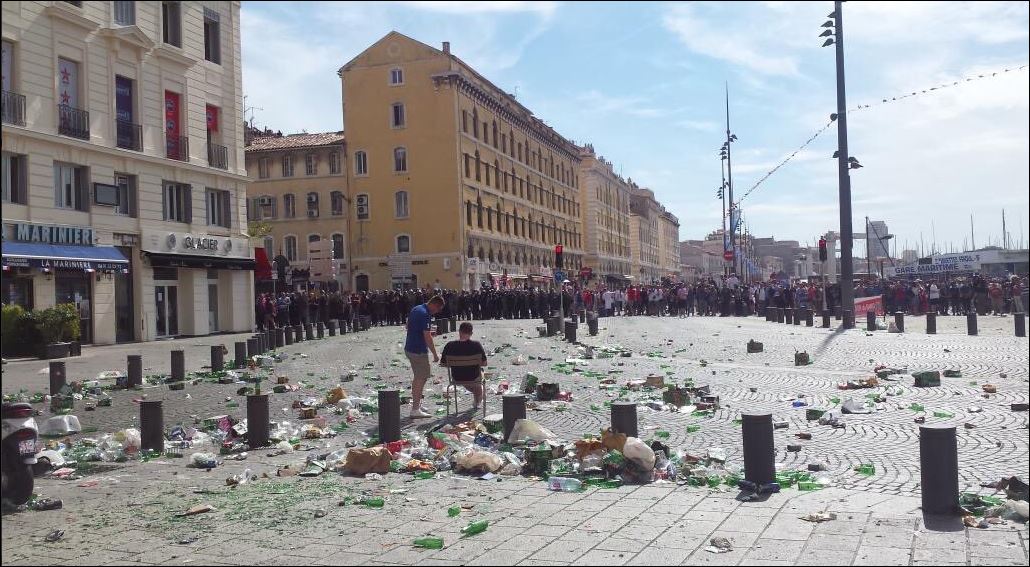 Άγγλοι και Ρώσοι χούλιγκαν “ισοπέδωσαν” τη Μασσαλία – ΒΙΝΤΕΟ