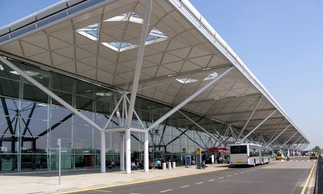 Λήξη συναγερμού στο αεροδρόμιο του Στάνστεντ