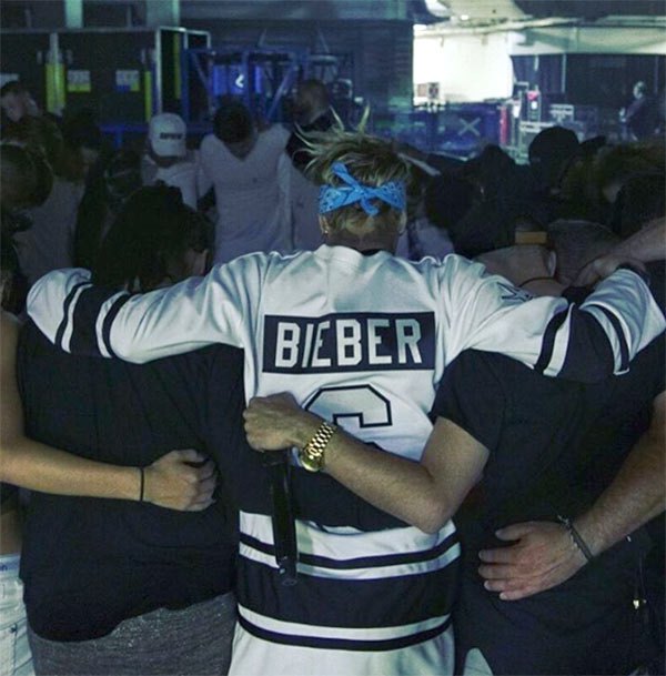 Η επική τούμπα του Justin Bieber που κάνει τον γύρο του διαδικτύου – ΒΙΝΤΕΟ