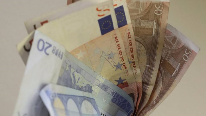 Το Brexit αυξάνει το κίνδυνο και για… κόφτη