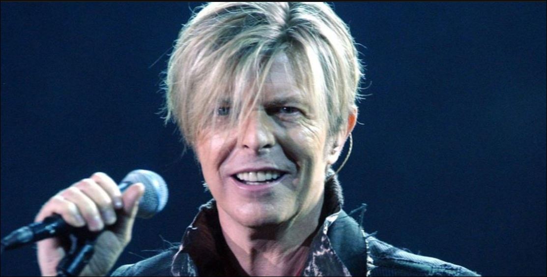 “Στο σφυρί” μια τούφα από τα μαλλιά του David Bowie