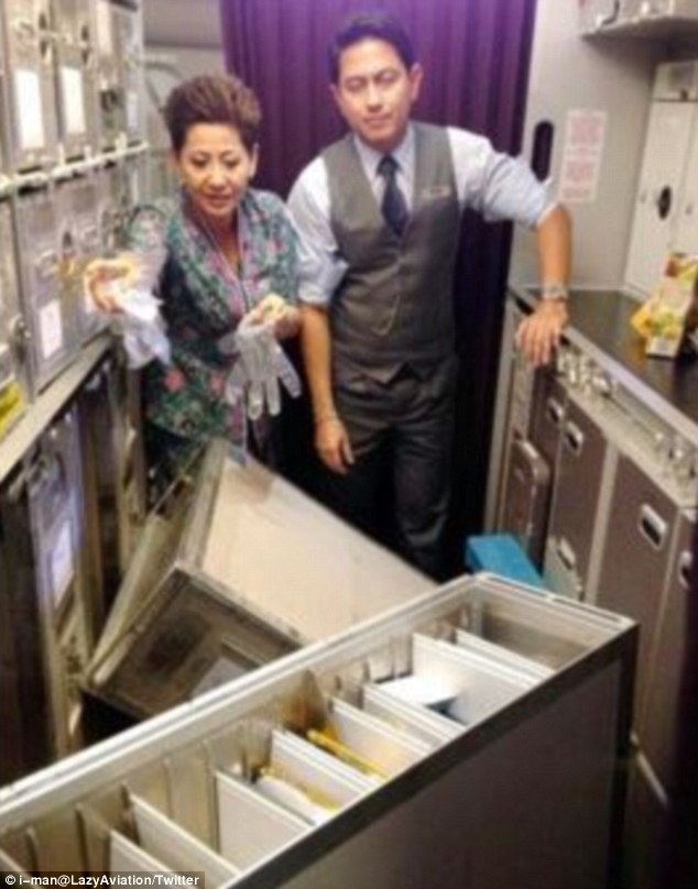 Τρόμος στον αέρα για 378 επιβάτες – ΦΩΤΟ