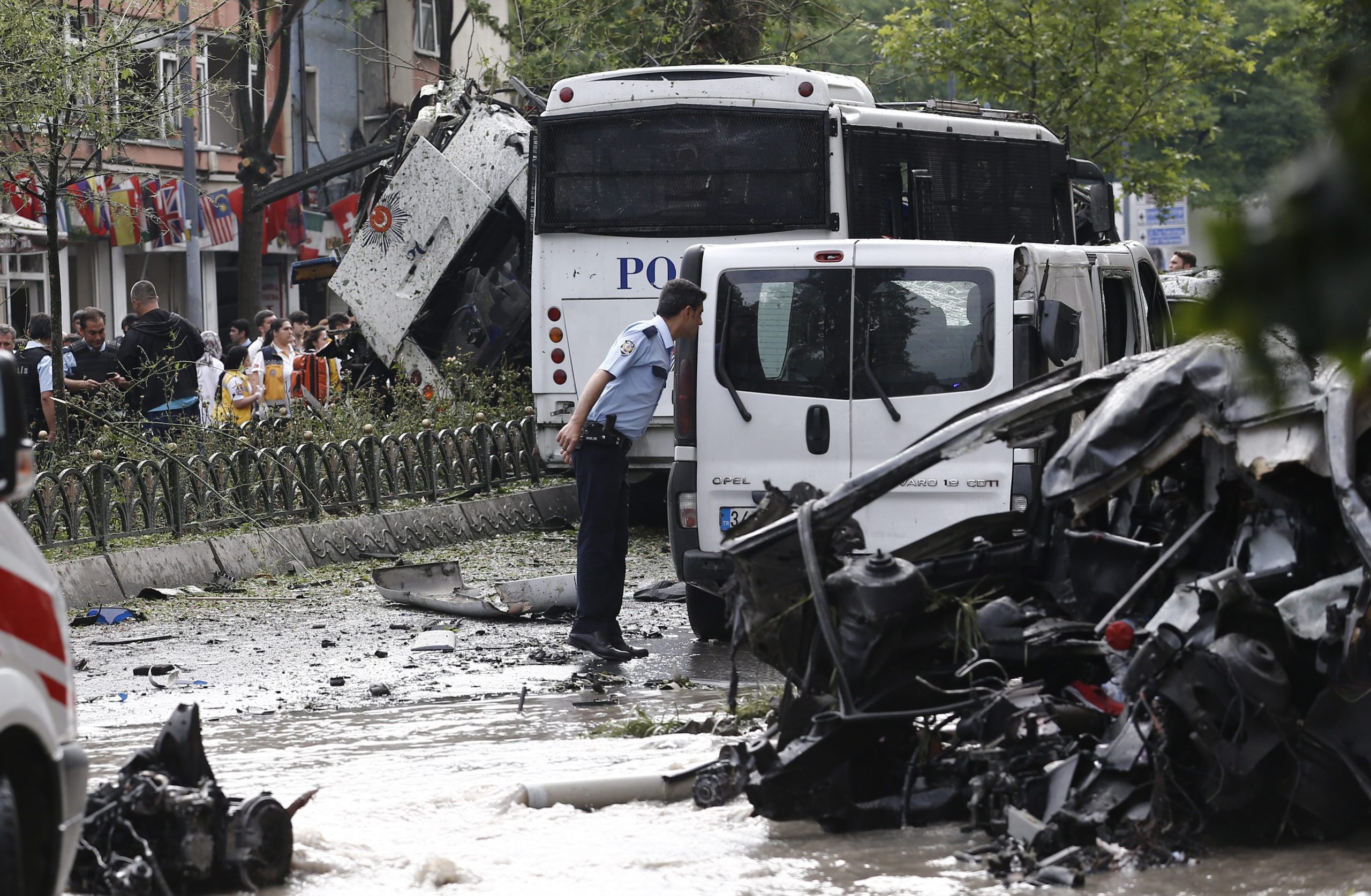 Έντεκα νεκροί και 36 τραυματίες από την έκρηξη στην Κωνσταντινούπολη – ΦΩΤΟ