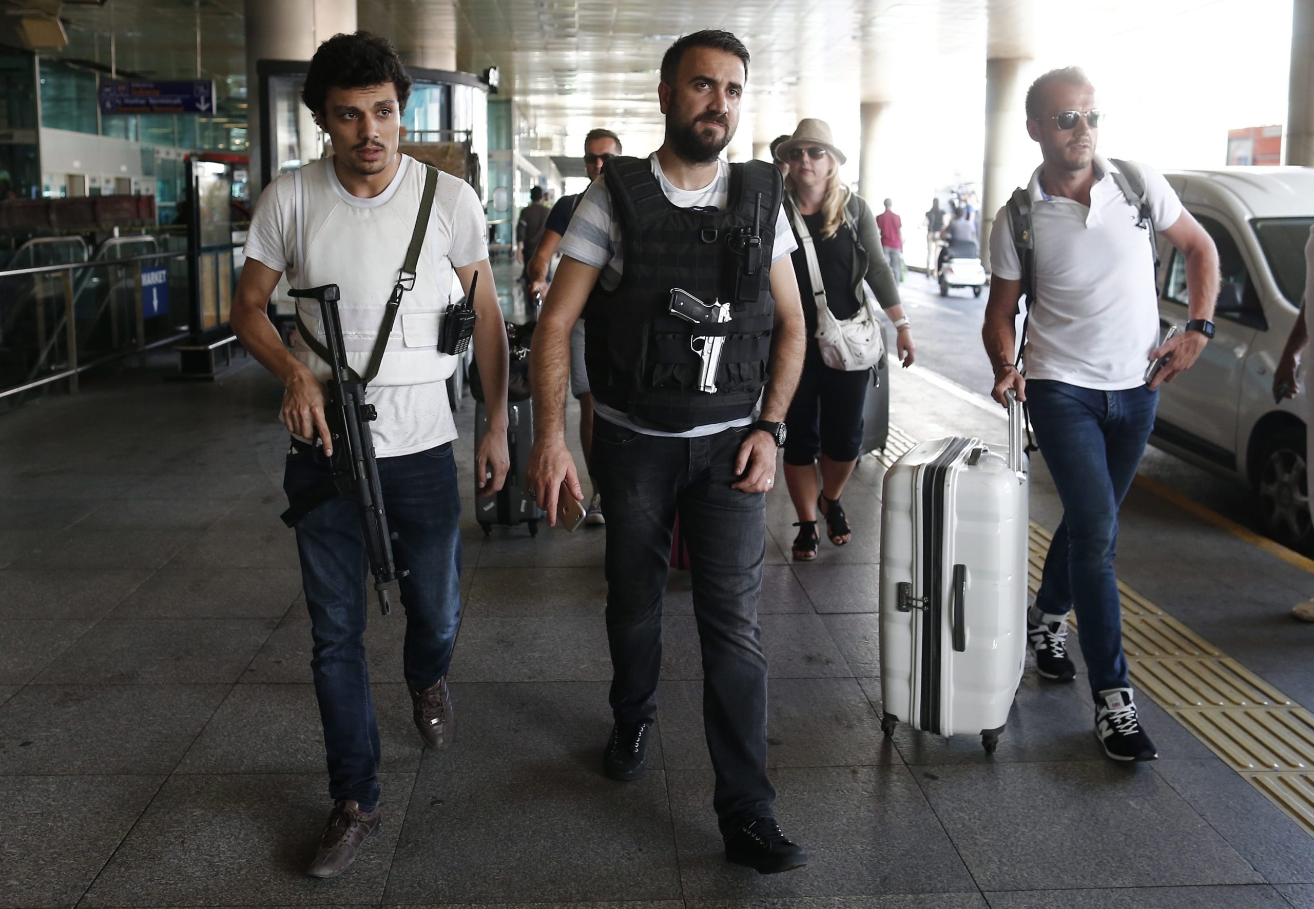 Τρόμος στην Κωνσταντινούπολη -41 νεκροί και 239 τραυματίες από την επίθεση των τζιχαντιστών