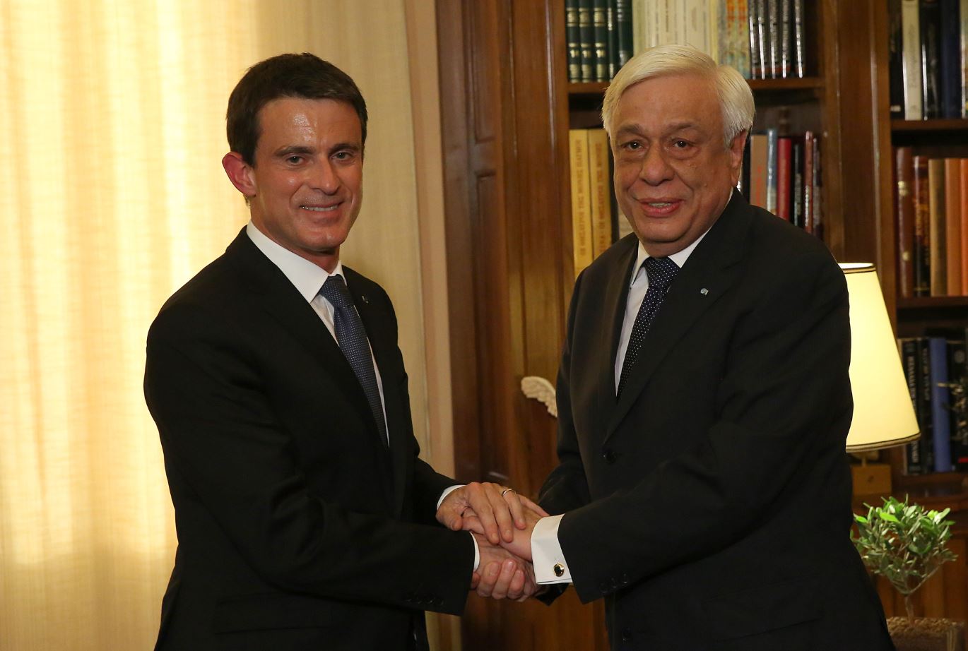 Παυλόπουλος σε Βαλς: Να αντιμετωπίσουμε από κοινού το προσφυγικό και την τρομοκρατία – ΦΩΤΟ