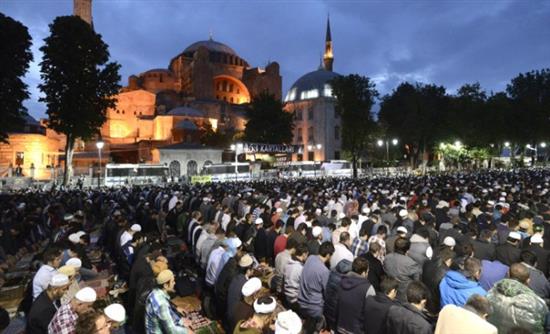 Μετέτρεψαν σε τζαμί την Αγιά Σοφιά