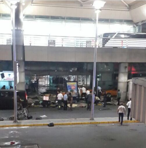 Πληροφορίες για πολλούς τραυματίες στο αεροδρόμιο της Κωνσταντινούπολης – ΤΩΡΑ